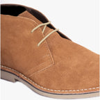 Roamers MARCO Mens Desert Boots in Sand, close-up of the laces and suede