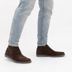 Roamers MARCO Mens Desert Boots in Dark Brown, worn with light blue jeans