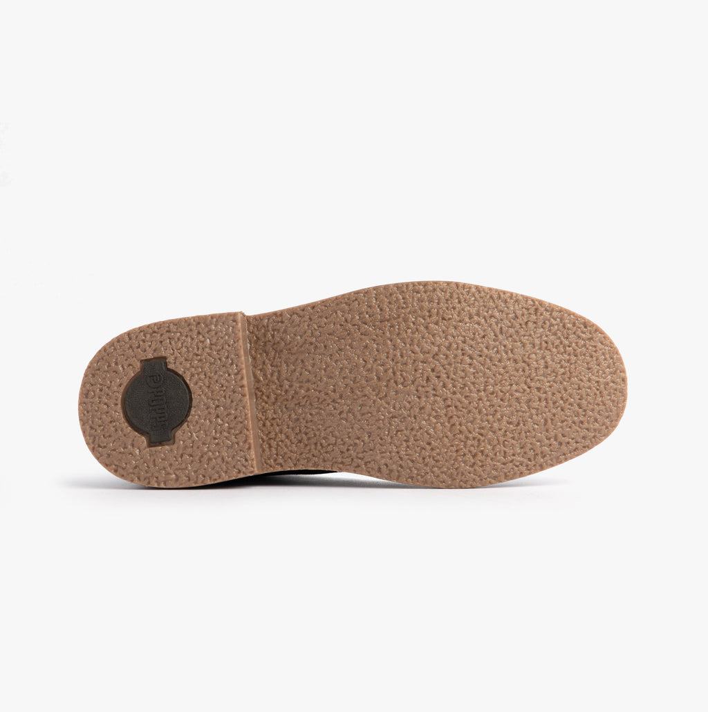 Popps VESPA Unisex Desert Boots in Dark Brown, sole with tread pattern and logo patch