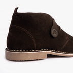 Popps VESPA Unisex Desert Boots in Dark Brown, close-up of the heel and round logo button