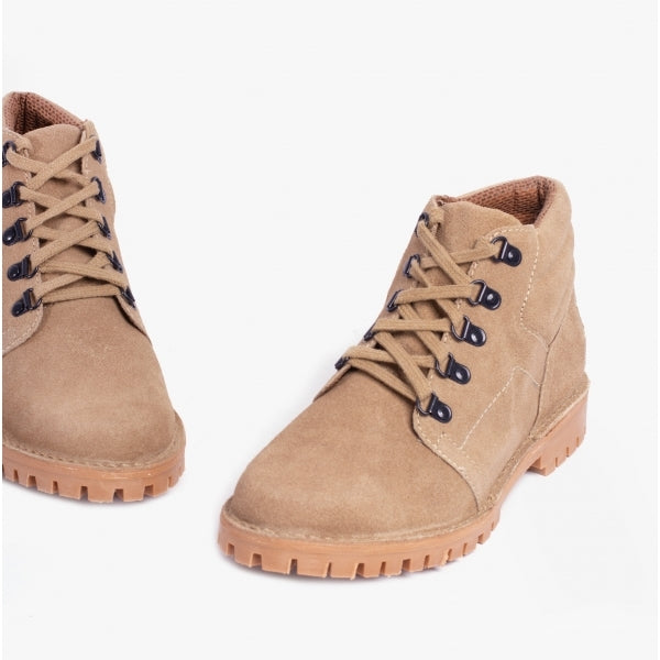Roamers Mens 5 Eyelet D Ring Desert Boots in Taupe, pair seen from above showing the D-ring lacing